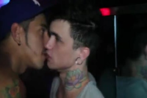 Tommy Defendi & Sebastian young fuck Seth Knight