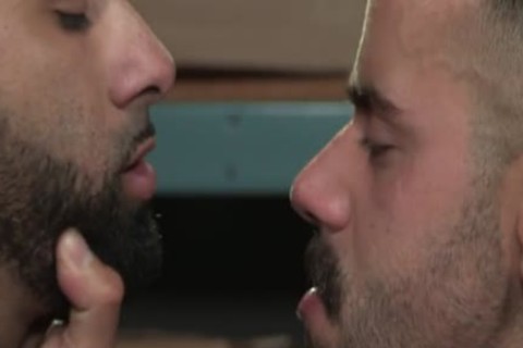 Muscle Bear Flip Flop With ass jizz flow