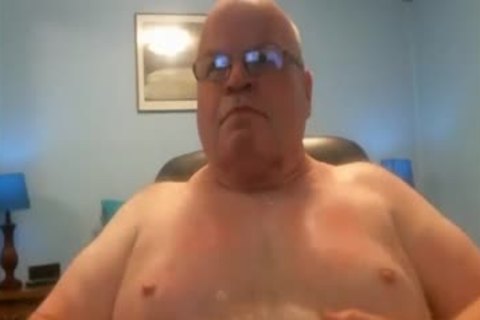 old man Play On web camera