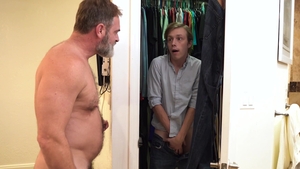 FamilyDick: Wet Kristofer Weston stretching