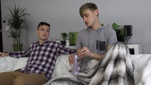 BrotherCrush.com: Girlfriend Pierce Olson licks Oliver Star