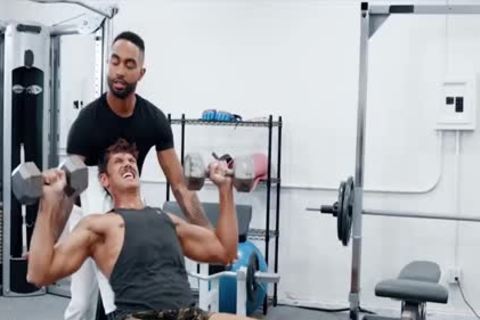 Darksome Gymrat Deepthroats Some Pumped Up Large White dick