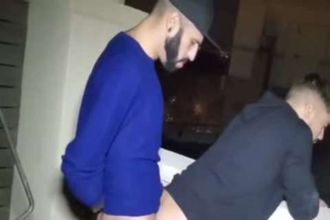 Ev - His neighbour nailed Him On The Rooftop With Romeo Davis And Dann Grey