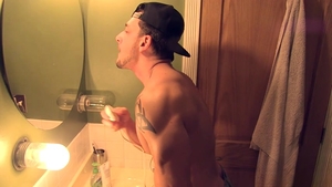 americanmusclehunks: Unleashing His Big One